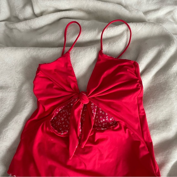 Revolve Bond Eye Beau Reversible One Piece - Picture 5 of 7